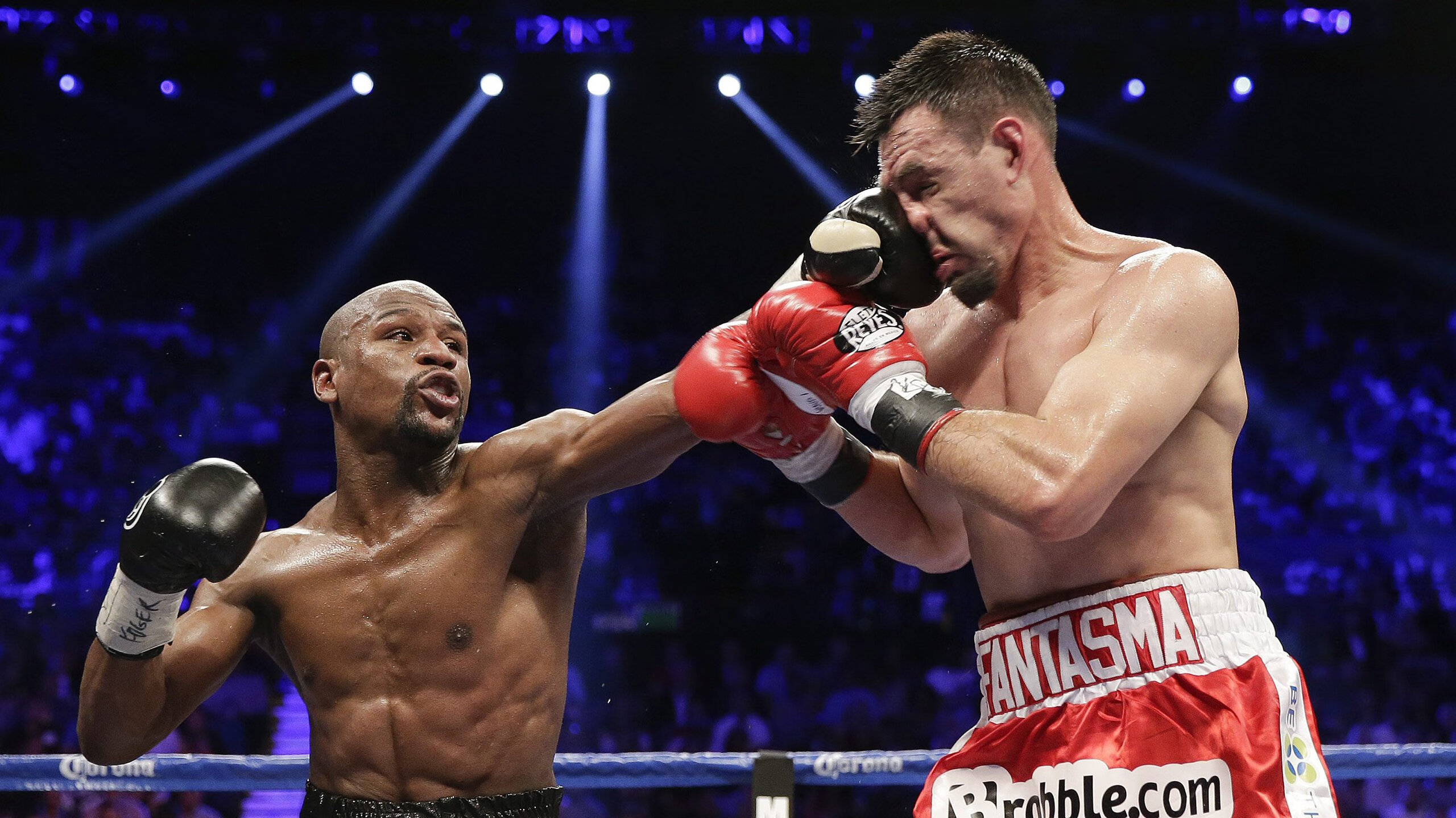 星空体育最新下载-勇士队全力拼搏,追逐历史三连冠,勇士4年夺三冠对手